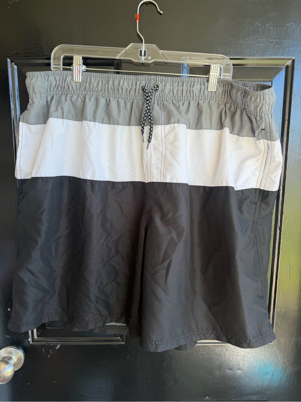 Men’s 2XL swim trunks